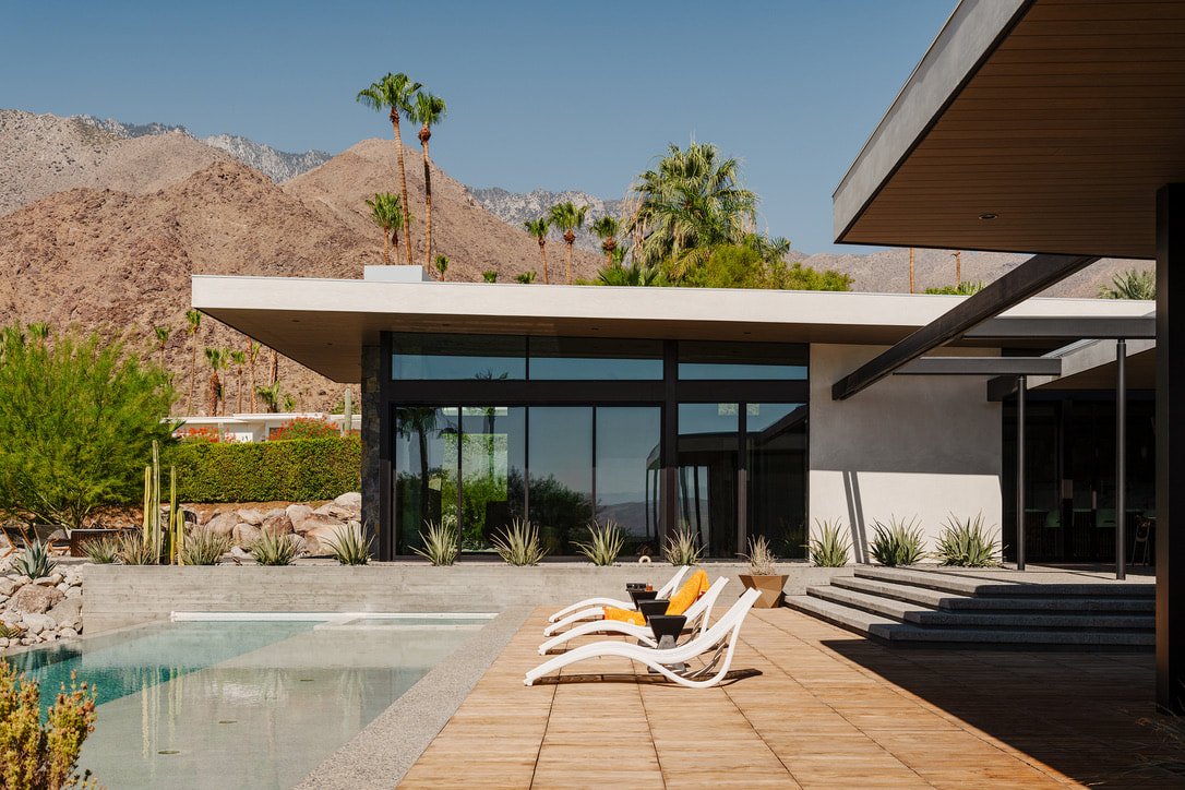 Flannery Residence by Capurro + Davis Design, mid-century modern interior in the Palm Springs desert, view 10 of 33