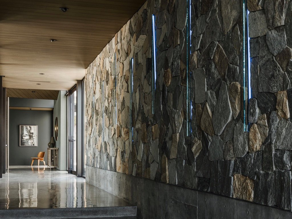 Flannery Residence by Capurro + Davis Design, mid-century modern interior in the Palm Springs desert, view 19 of 33