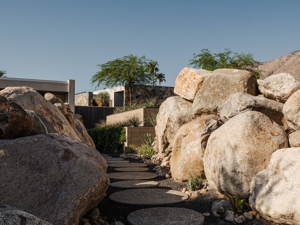 Flannery Residence by Capurro + Davis Design, mid-century modern interior in the Palm Springs desert, view 15 of 33