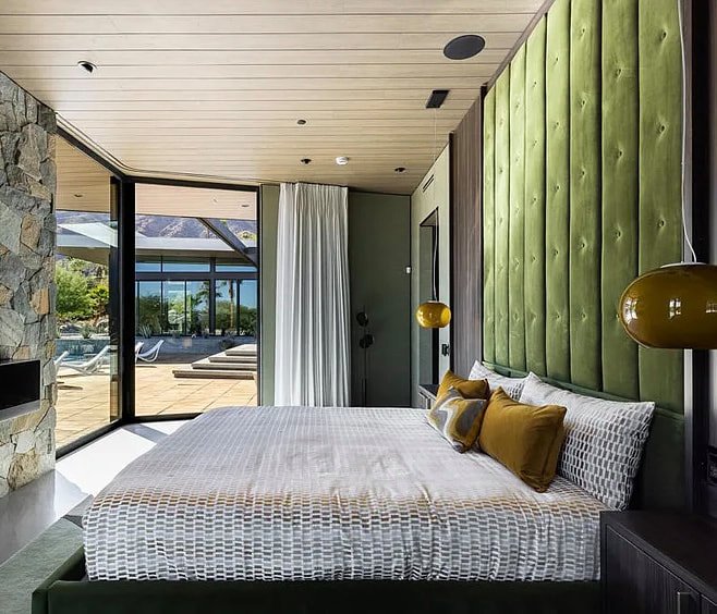 Flannery Residence by Capurro + Davis Design, mid-century modern interior in the Palm Springs desert, view 29 of 33