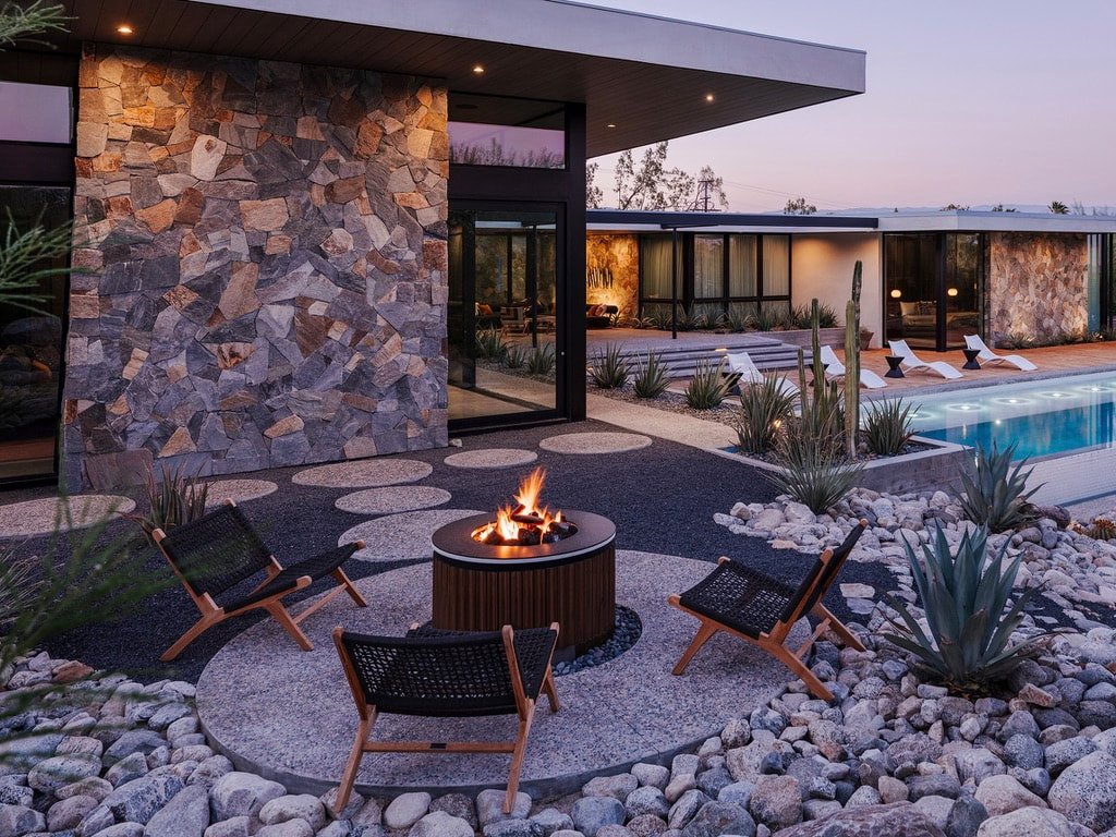 Flannery Residence by Capurro + Davis Design, mid-century modern interior in the Palm Springs desert, view 8 of 33