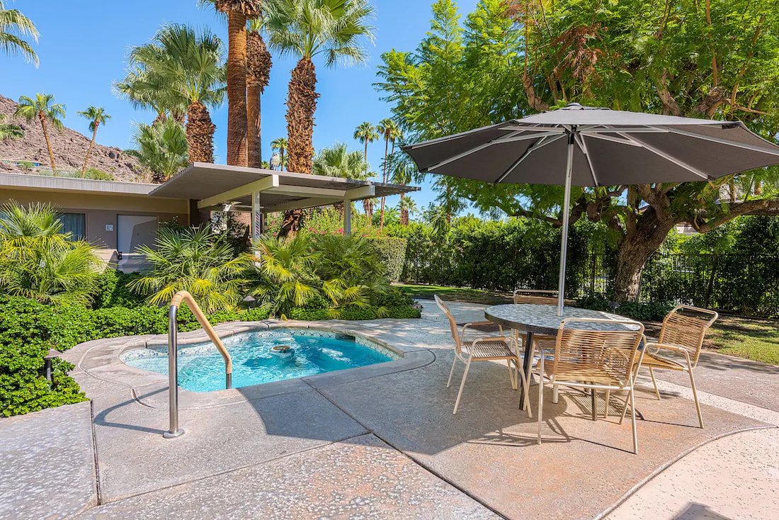 Desert Hills Hotel by Capurro + Davis Design, mid-century modern interior in the Palm Springs desert, view 9 of 18