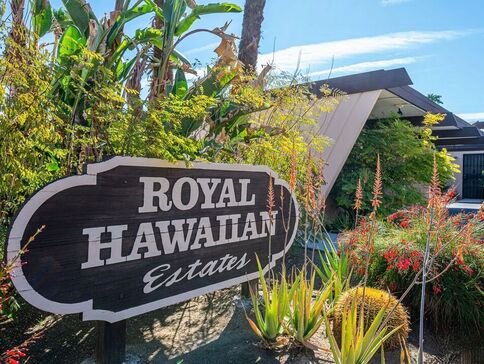 Royal Hawaiian Estates I by Capurro + Davis Design, mid-century modern interior in the Palm Springs desert, view 17 of 33