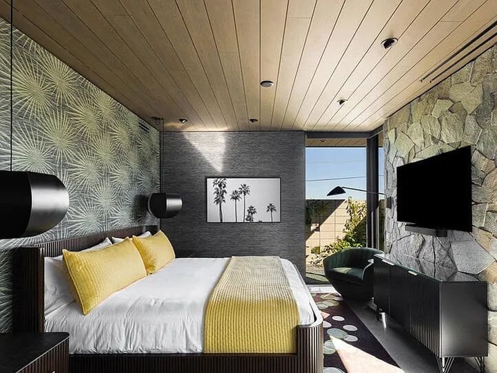 Flannery Residence by Capurro + Davis Design, mid-century modern interior in the Palm Springs desert, view 16 of 33