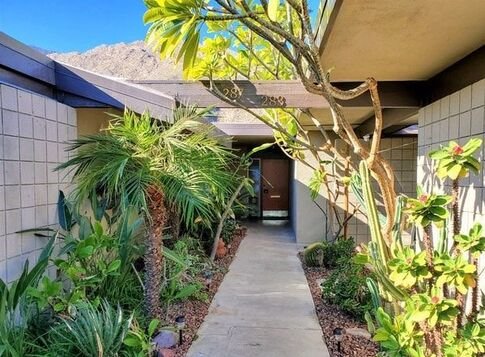 Royal Hawaiian Estates II by Capurro + Davis Design, mid-century modern interior in the Palm Springs desert, view 16 of 21