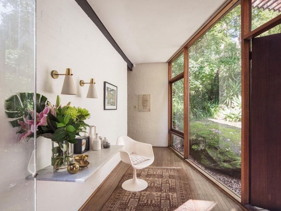Jack House by Capurro + Davis Design, mid-century modern interior in the Palm Springs desert, view 10 of 33
