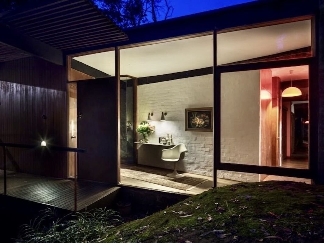 Jack House by Capurro + Davis Design, mid-century modern interior in the Palm Springs desert, view 21 of 33