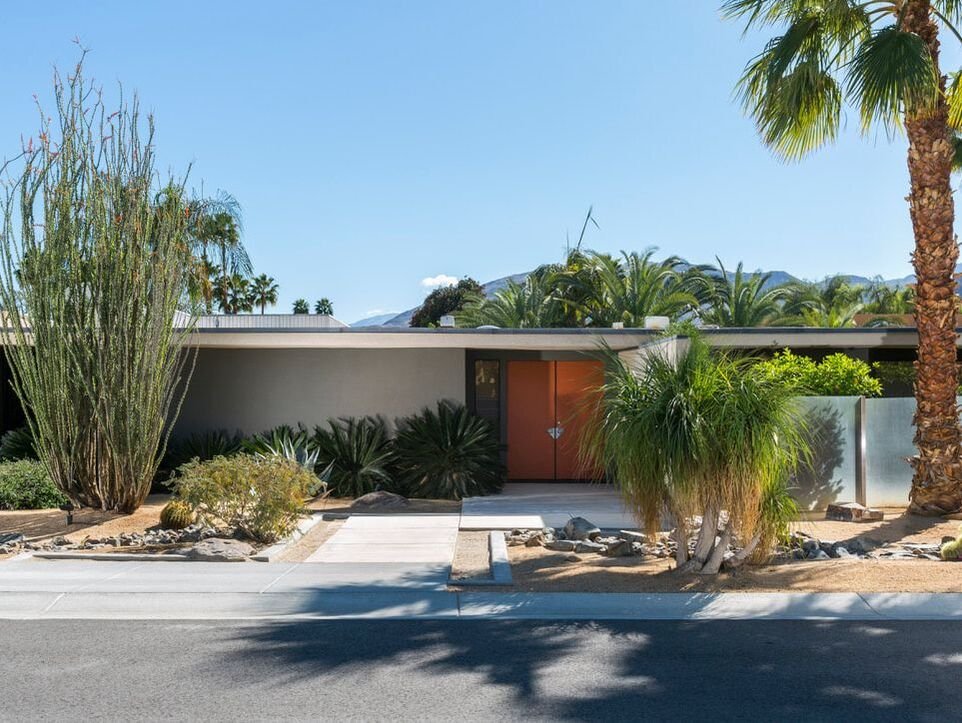 Kenaston House by Capurro + Davis Design, mid-century modern interior in the Palm Springs desert, view 14 of 19